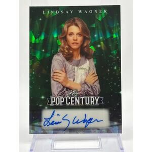 2026 Leaf Pop Century Lindsey Wagner Green Crystal Auto 2/3 SSP The Bionic Woman